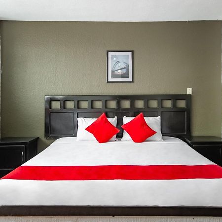 Hotel Halley เลออน ภายนอก รูปภาพ
