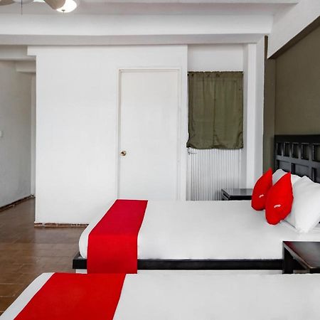 Hotel Halley เลออน ภายนอก รูปภาพ