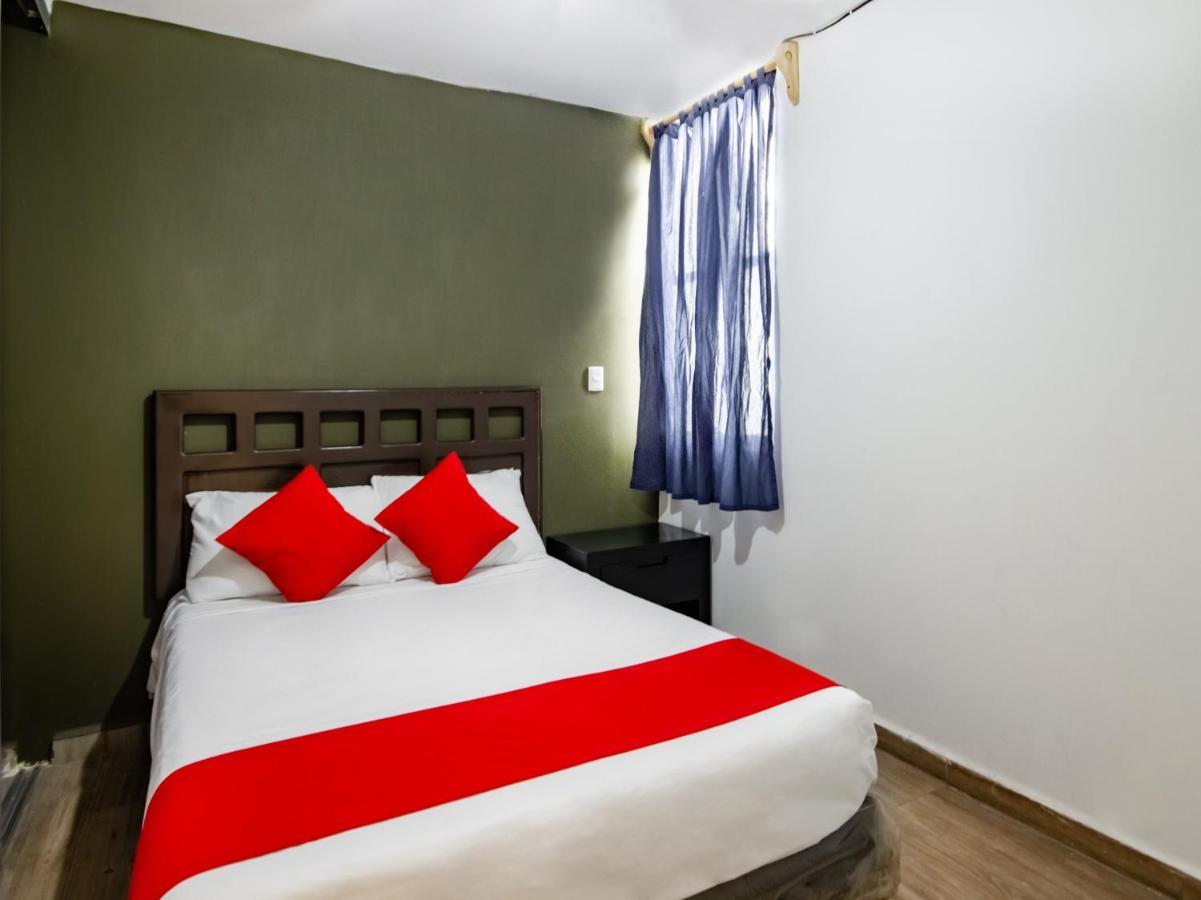 Hotel Halley เลออน ภายนอก รูปภาพ