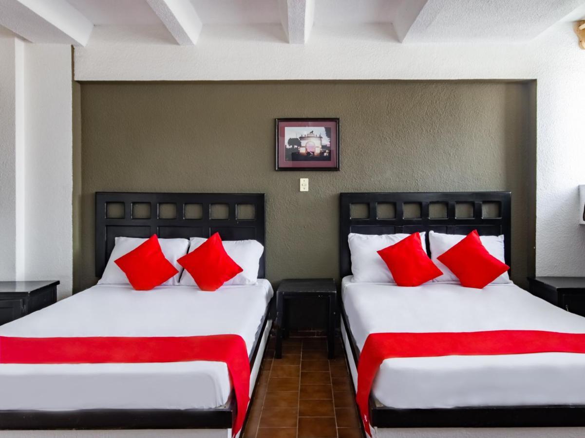 Hotel Halley เลออน ภายนอก รูปภาพ