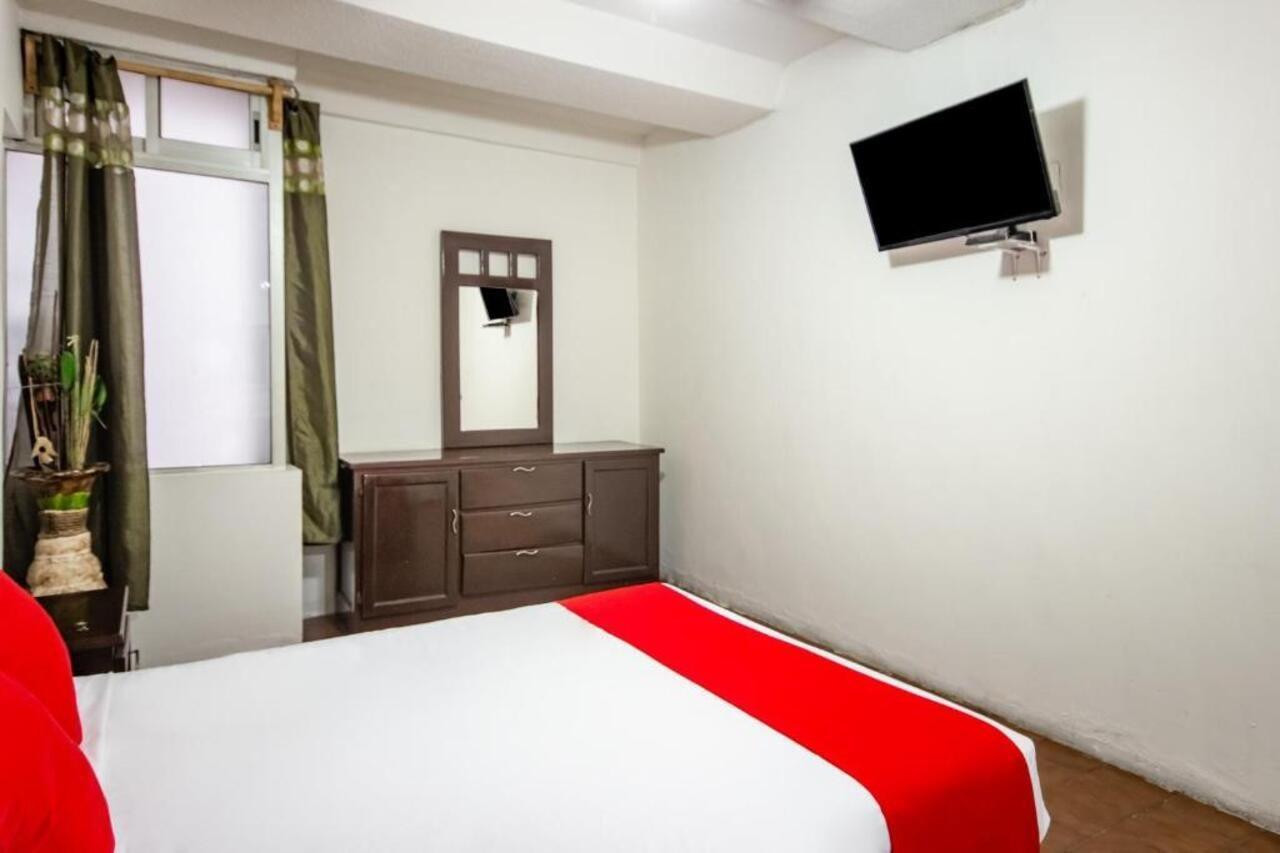 Hotel Halley เลออน ภายนอก รูปภาพ